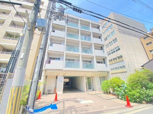 早川マンションの物件外観写真